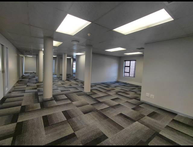 388M² OFFICE TO LET IN FOURWAYS